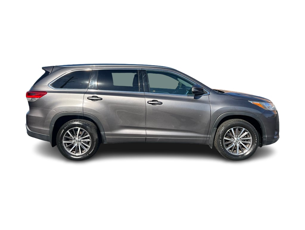 Thumbnail: 2018 Toyota Highlander - 18