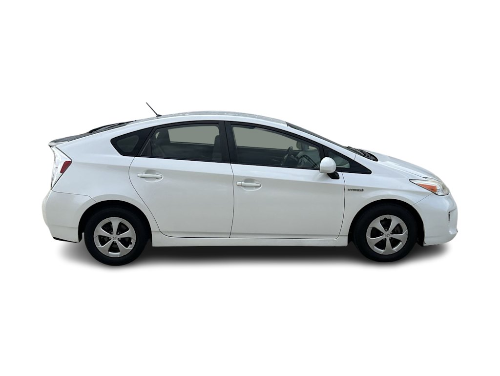 2013 Toyota Prius Two 21