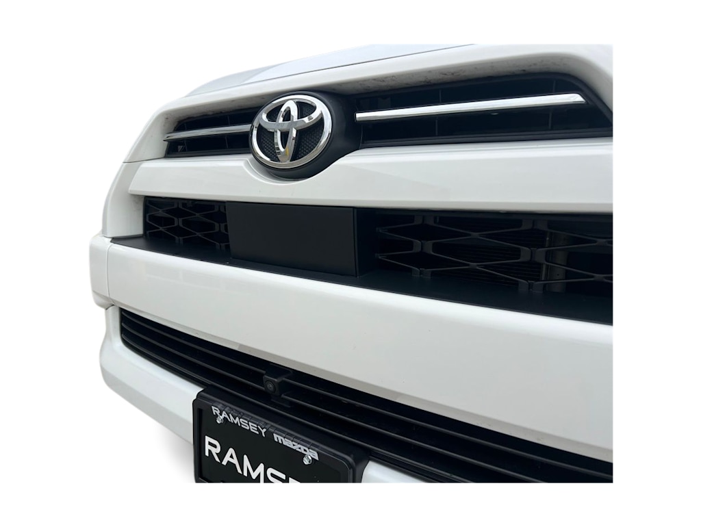 Thumbnail: 2022 Toyota 4Runner - 23