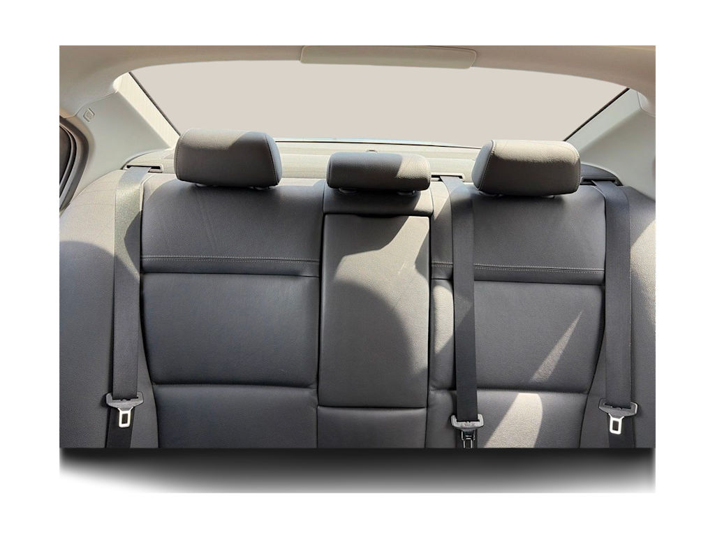Thumbnail: 2011 BMW 3 Series - 7