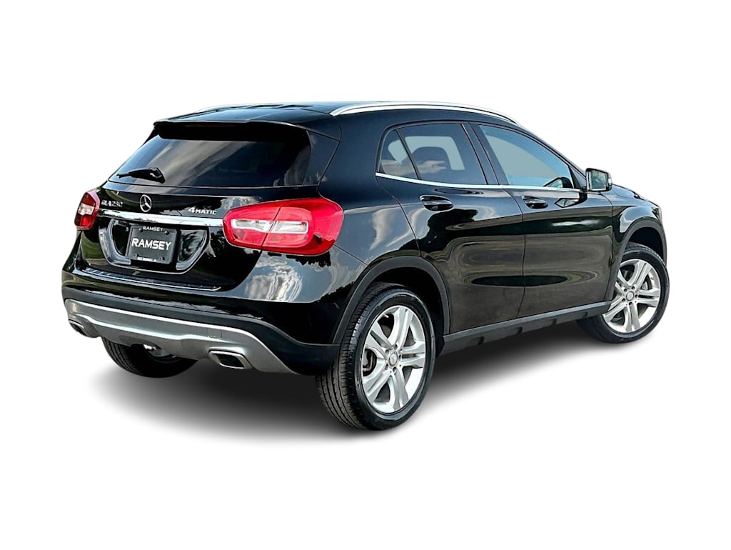 Thumbnail: 2017 Mercedes-Benz GLA - 20