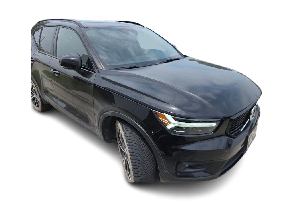 Thumbnail: 2021 Volvo XC40 - 11