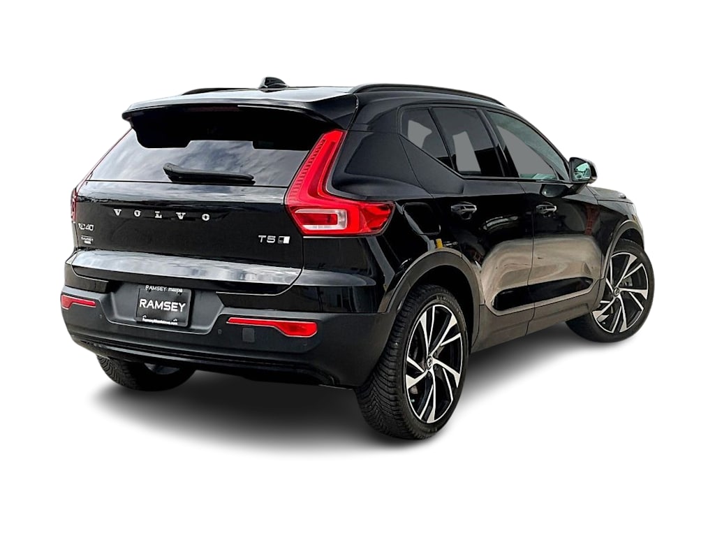 Thumbnail: 2021 Volvo XC40 - 20