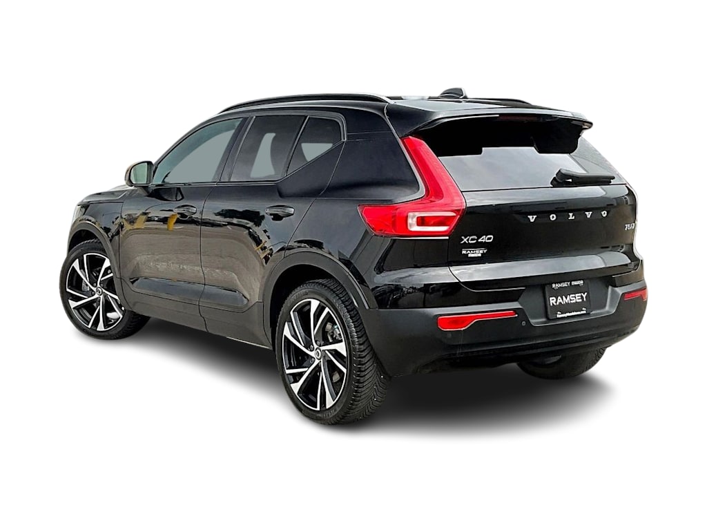 Thumbnail: 2021 Volvo XC40 - 3