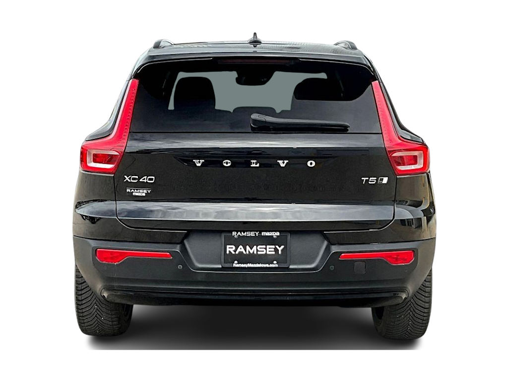 Thumbnail: 2021 Volvo XC40 - 4