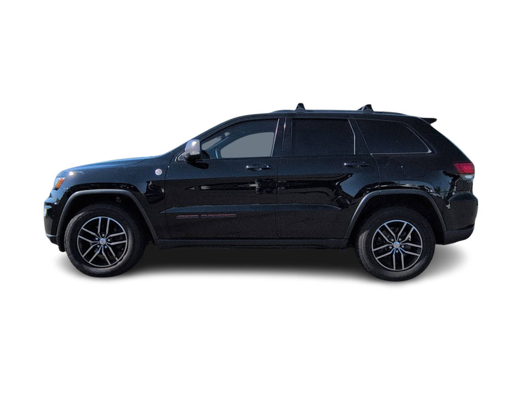 Thumbnail: 2017 Jeep Grand Cherokee - 3