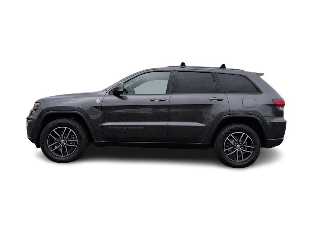 Thumbnail: 2017 Jeep Grand Cherokee - 3