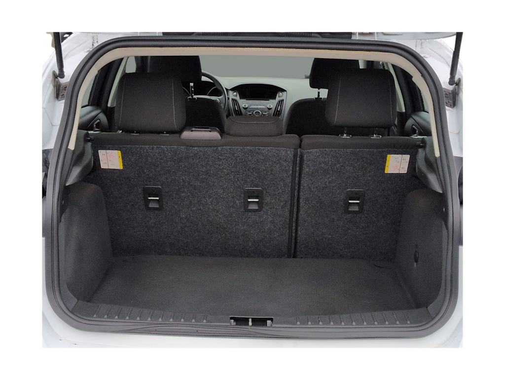 Thumbnail: 2015 Ford Focus - 18