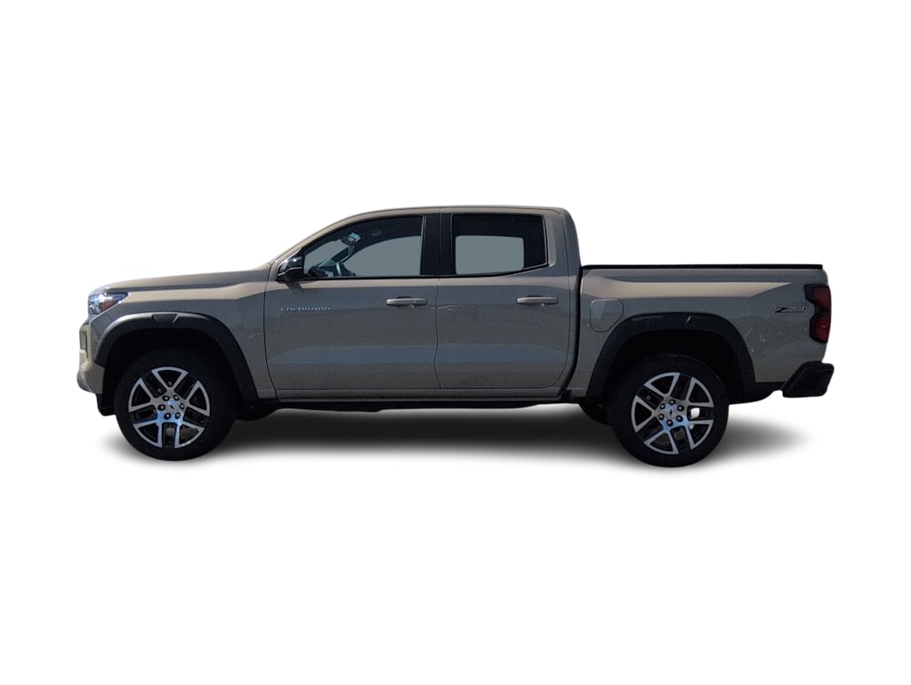 Thumbnail: 2023 Chevrolet Colorado - 3