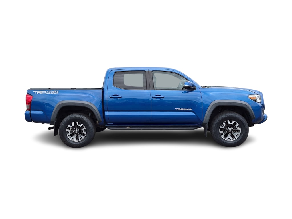 Thumbnail: 2017 Toyota Tacoma - 24