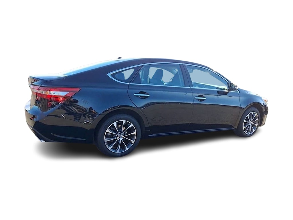 2016 Toyota Avalon XLE 16