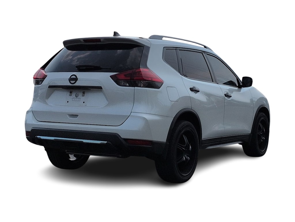 Thumbnail: 2017 Nissan Rogue - 22