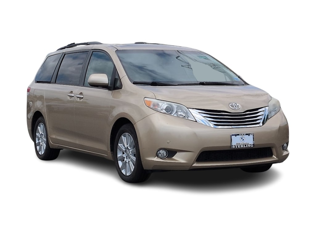 Thumbnail: 2011 Toyota Sienna - 21