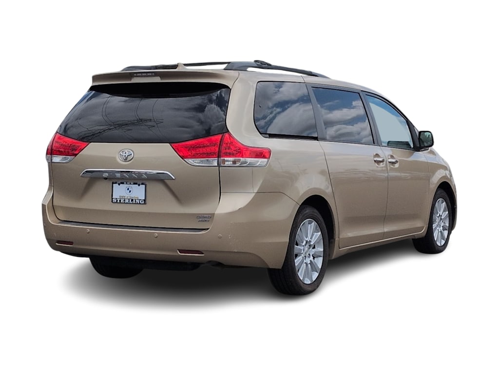 Thumbnail: 2011 Toyota Sienna - 23