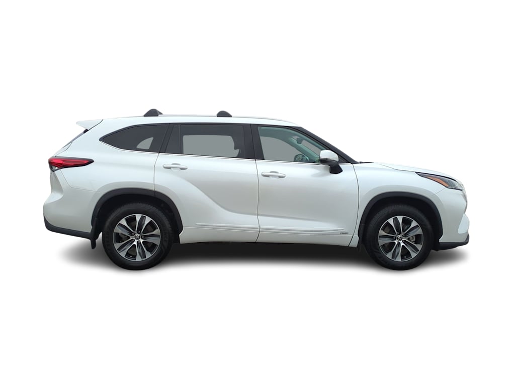 Thumbnail: 2022 Toyota Highlander - 25
