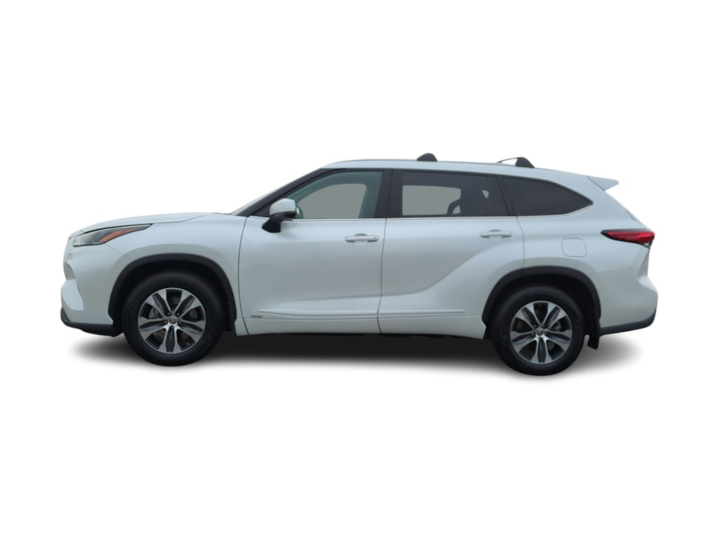 Thumbnail: 2022 Toyota Highlander - 3