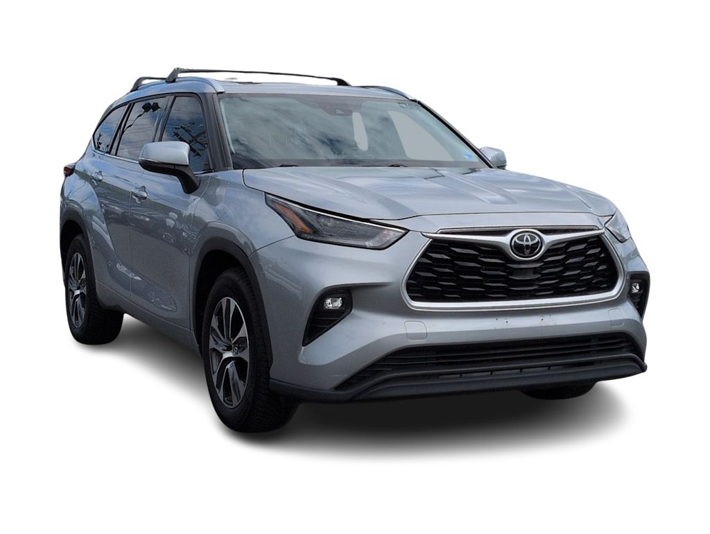 Thumbnail: 2021 Toyota Highlander - 21