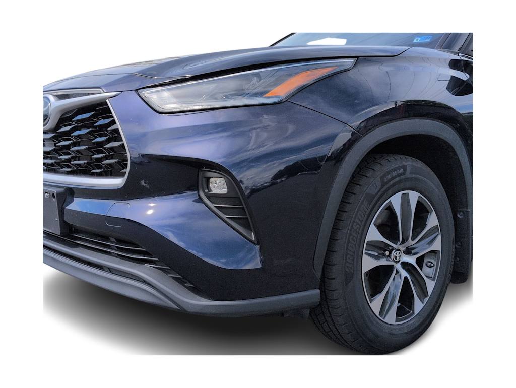 Thumbnail: 2021 Toyota Highlander - 24