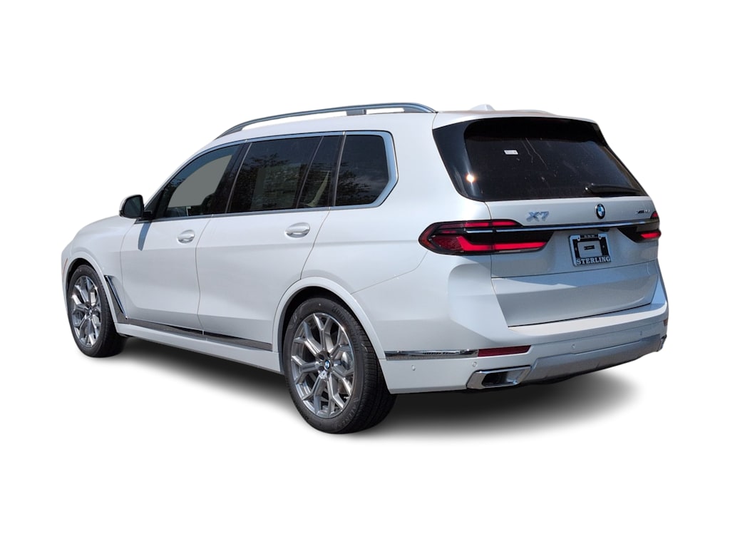 Thumbnail: 2027 BMW X7 - 4