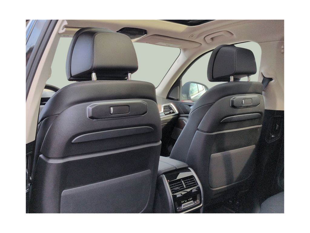 Thumbnail: 2026 BMW X7 - 25