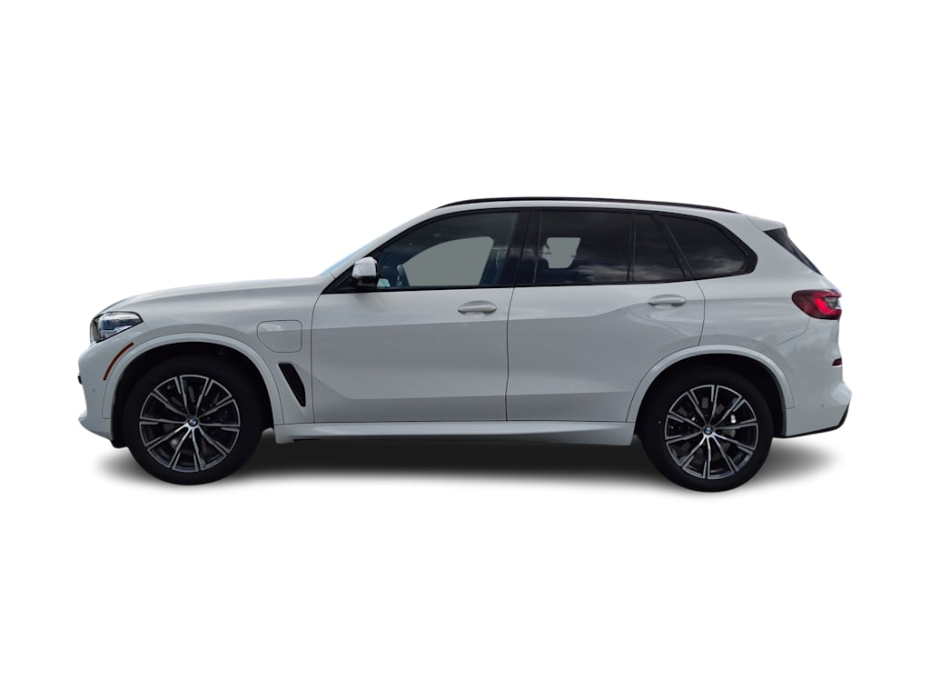 Thumbnail: 2021 BMW X5 - 3