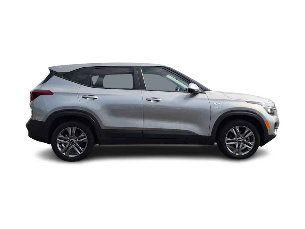Thumbnail: 2023 Kia Seltos - 24