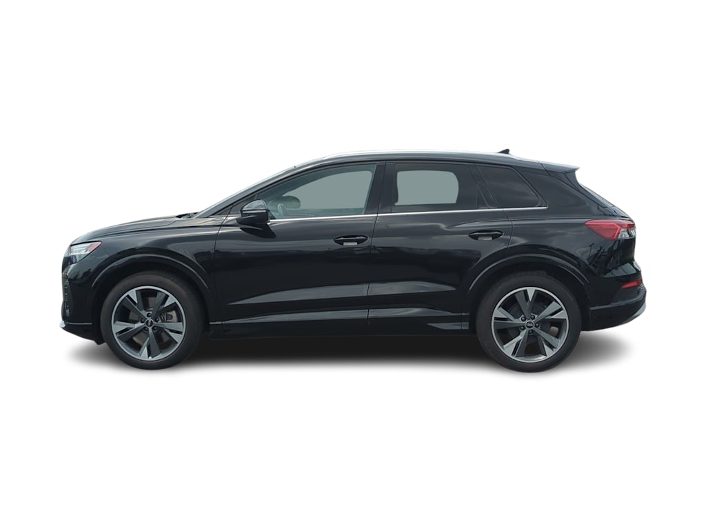Thumbnail: 2022 Audi Q4 e-tron - 3