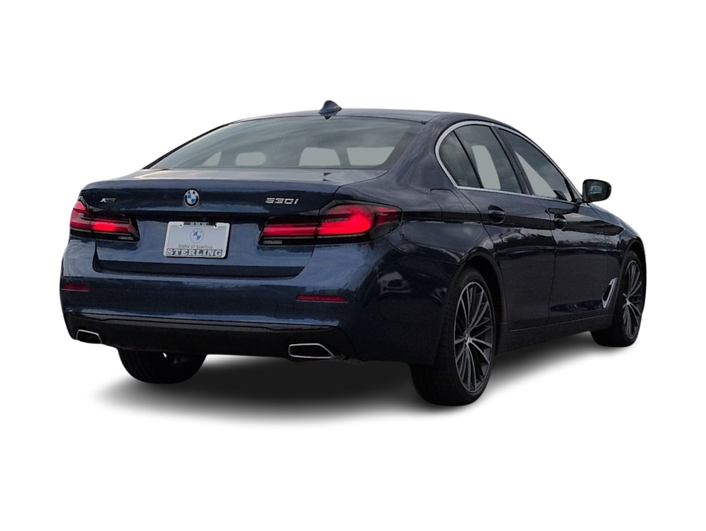 Thumbnail: 2023 BMW 5 Series - 22
