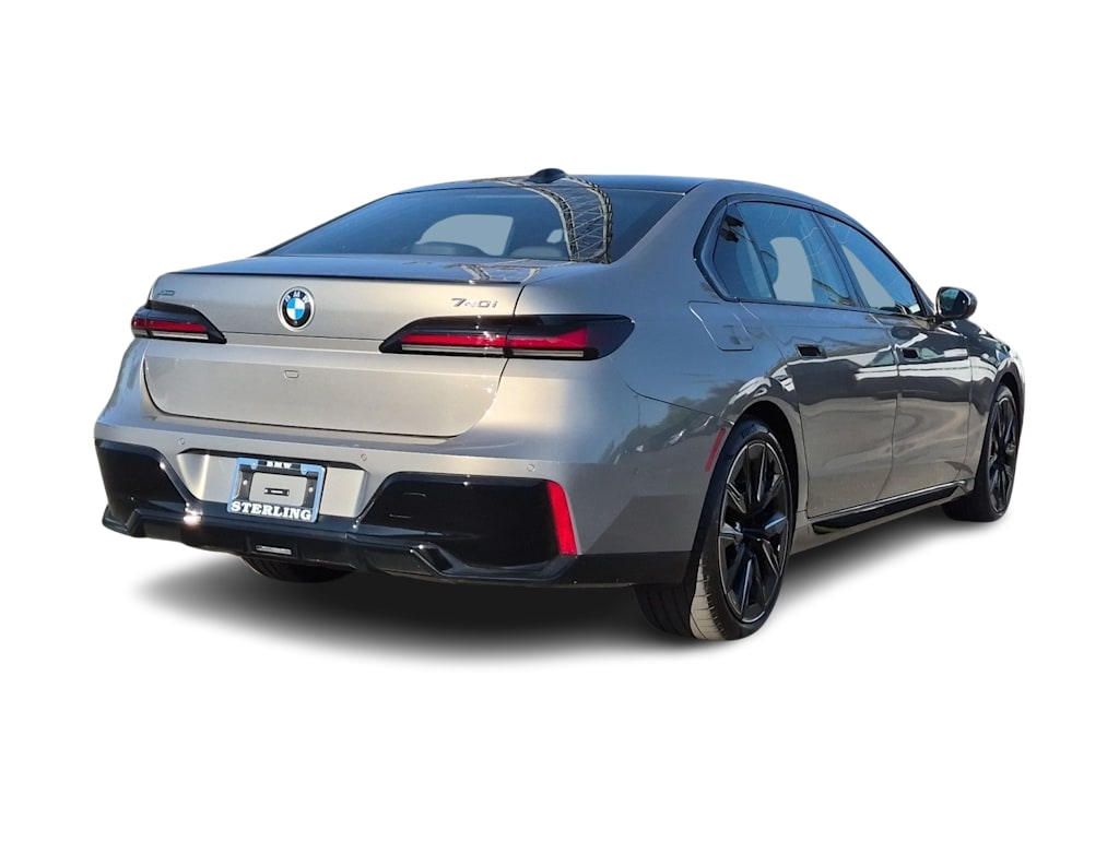 Thumbnail: 2024 BMW 7 Series - 24