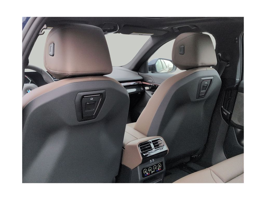 Thumbnail: 2026 BMW 5 Series - 26
