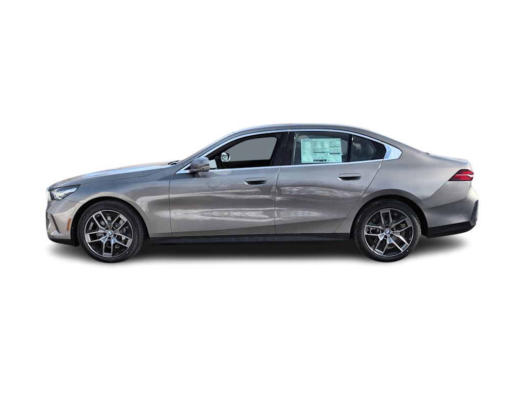 Thumbnail: 2026 BMW 5 Series - 3