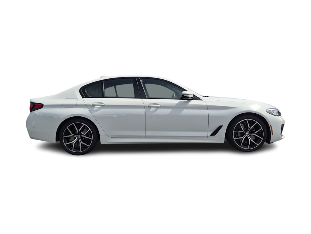 Thumbnail: 2022 BMW 5 Series - 25