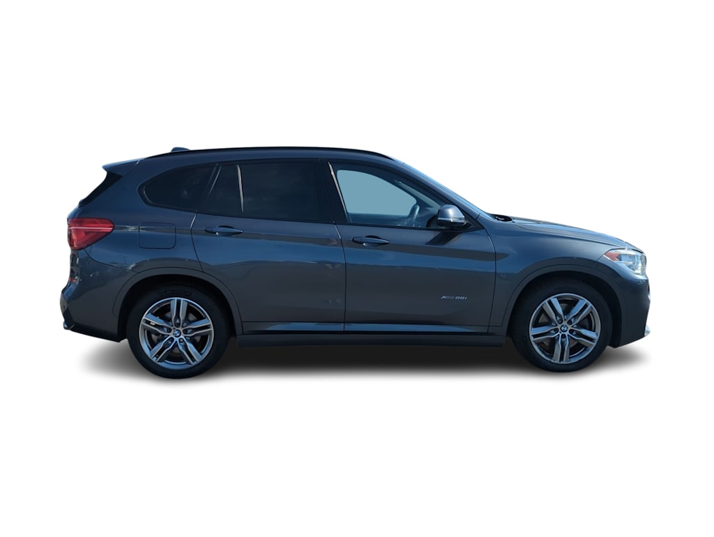Thumbnail: 2016 BMW X1 - 24