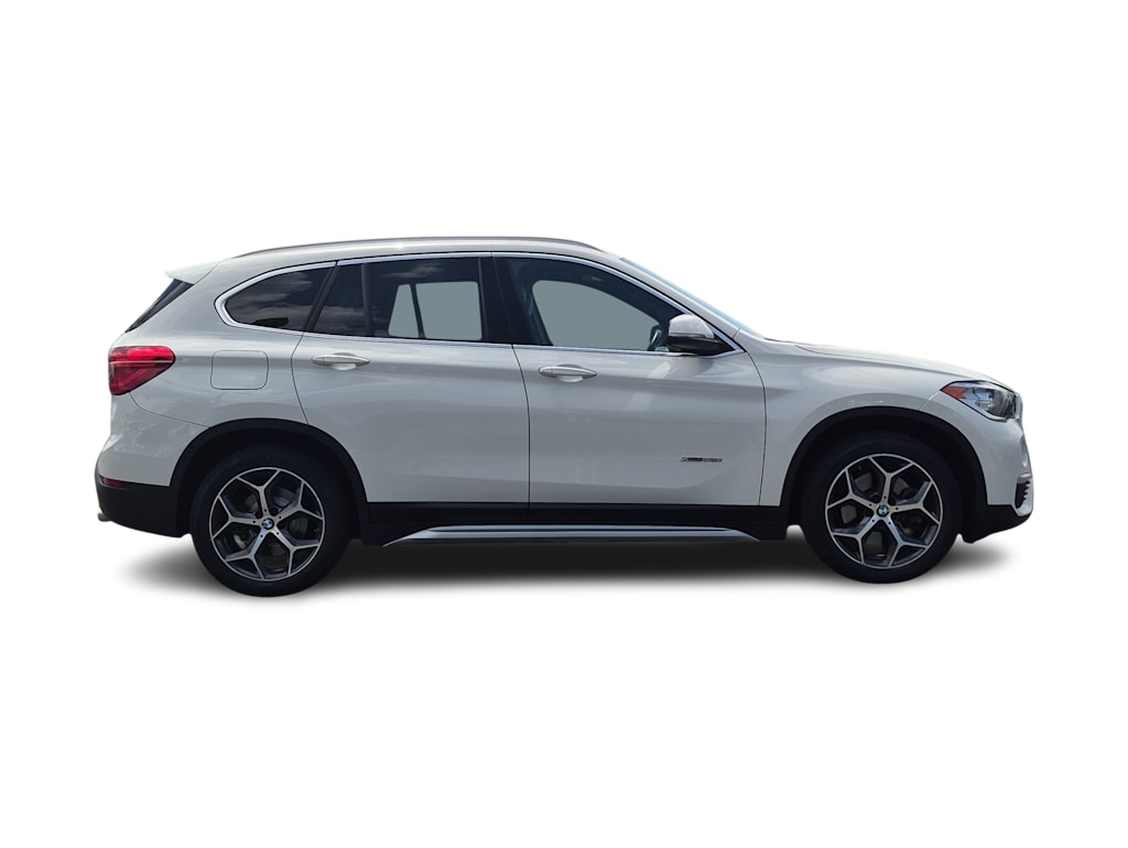 Thumbnail: 2018 BMW X1 - 24