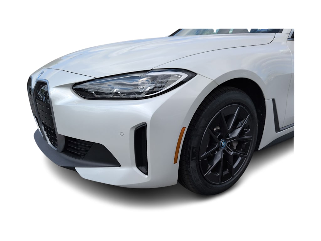 Thumbnail: 2023 BMW i4 - 25