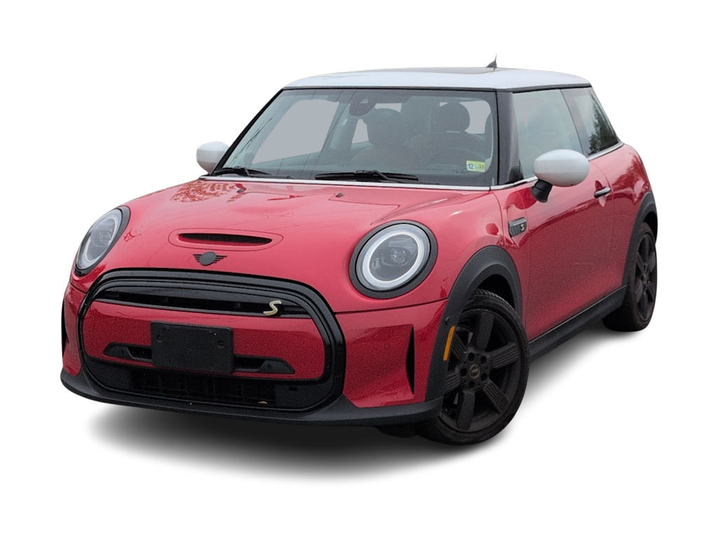 Used 2023 MINI Hardtop 2 Door SE with VIN WMW13DJ05P2T75752 for sale in Waukesha, WI