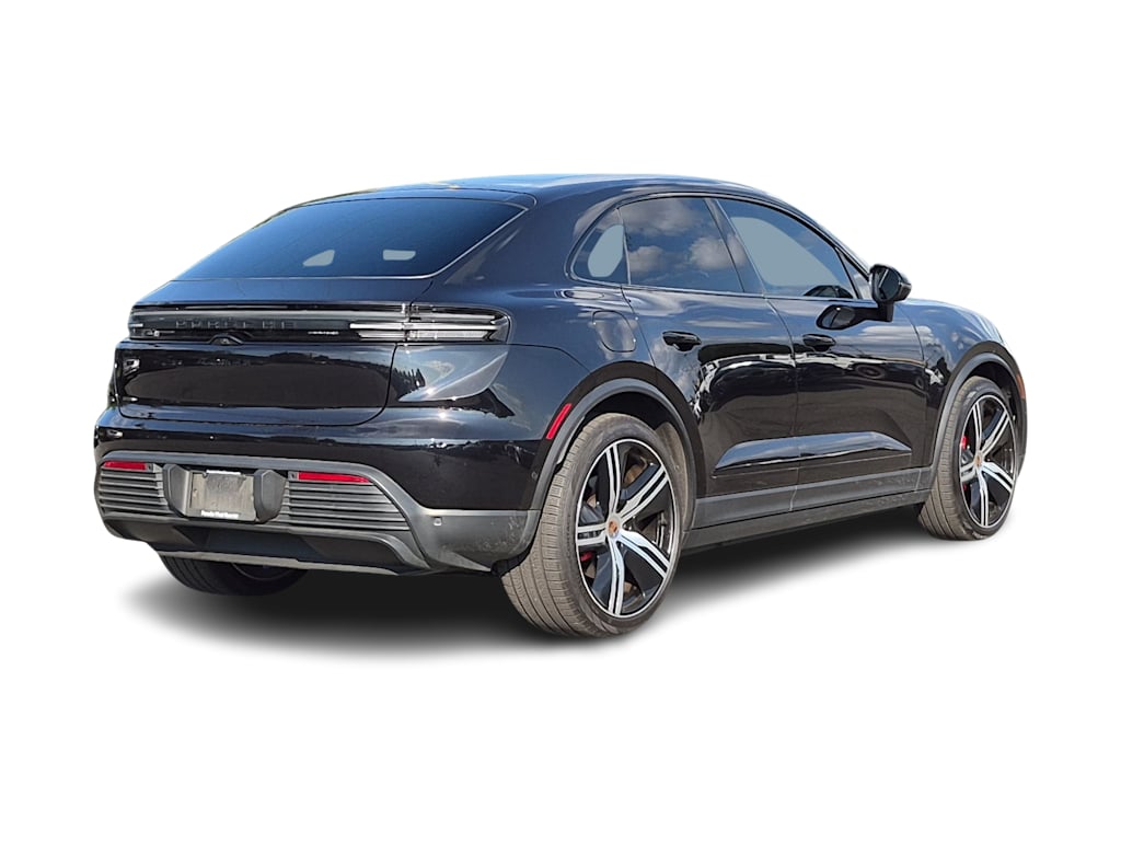 Thumbnail: 2025 Porsche Macan - 21