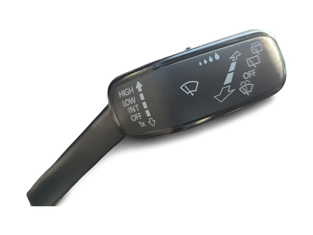 Thumbnail: 2024 Volkswagen Golf - 32