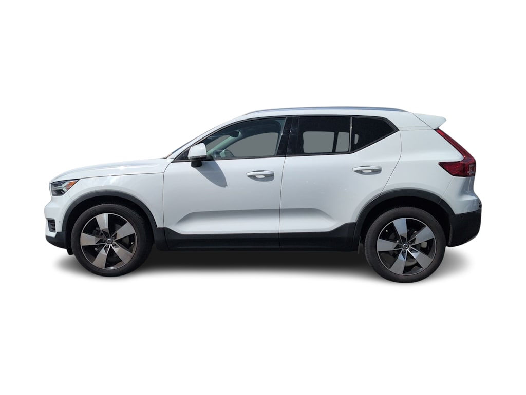 Thumbnail: 2019 Volvo XC40 - 3