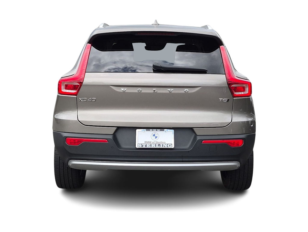 Thumbnail: 2022 Volvo XC40 - 5