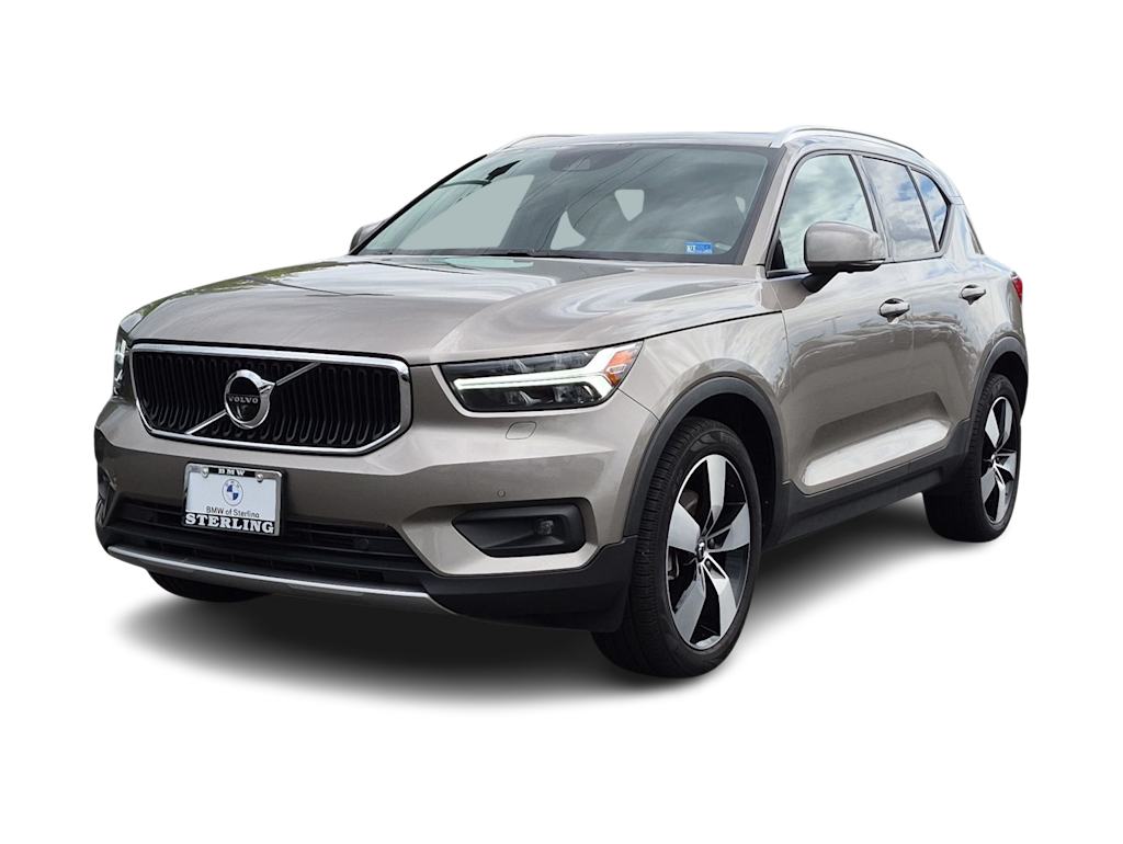 Thumbnail: 2022 Volvo XC40 - 22