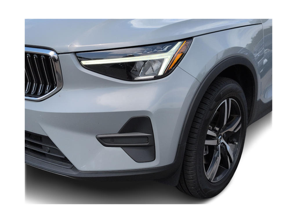Thumbnail: 2024 Volvo XC40 - 25