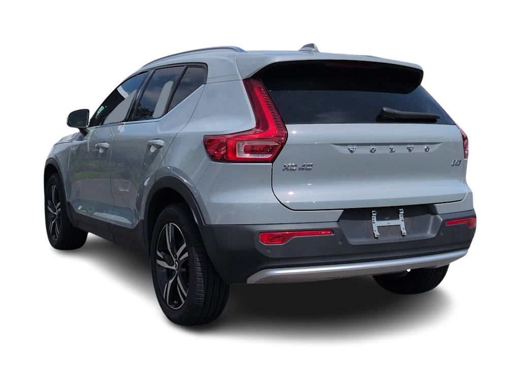 Thumbnail: 2024 Volvo XC40 - 4