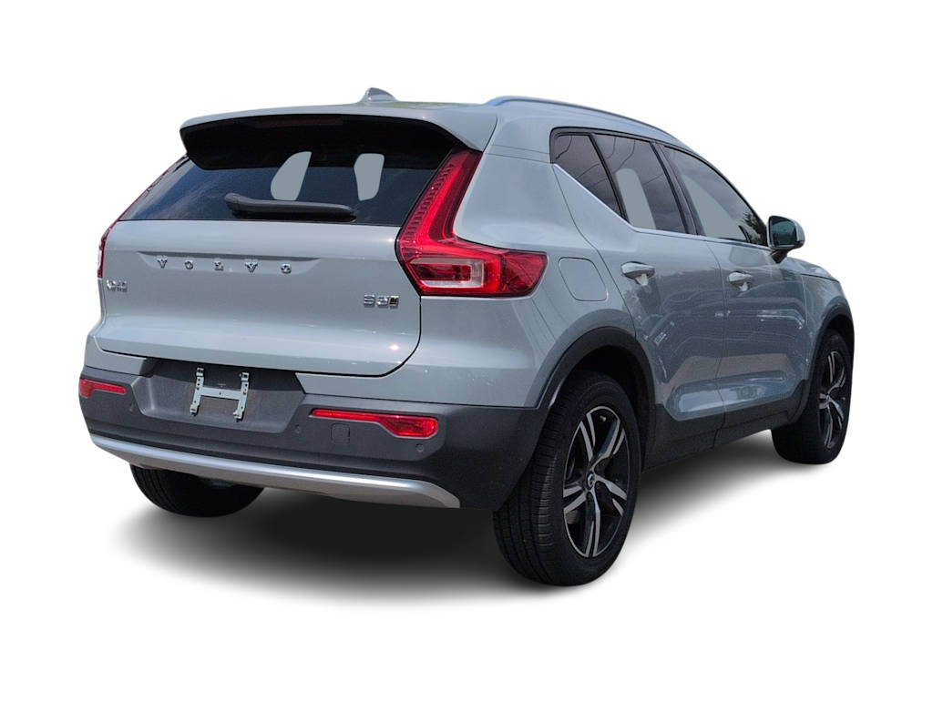 Thumbnail: 2024 Volvo XC40 - 23