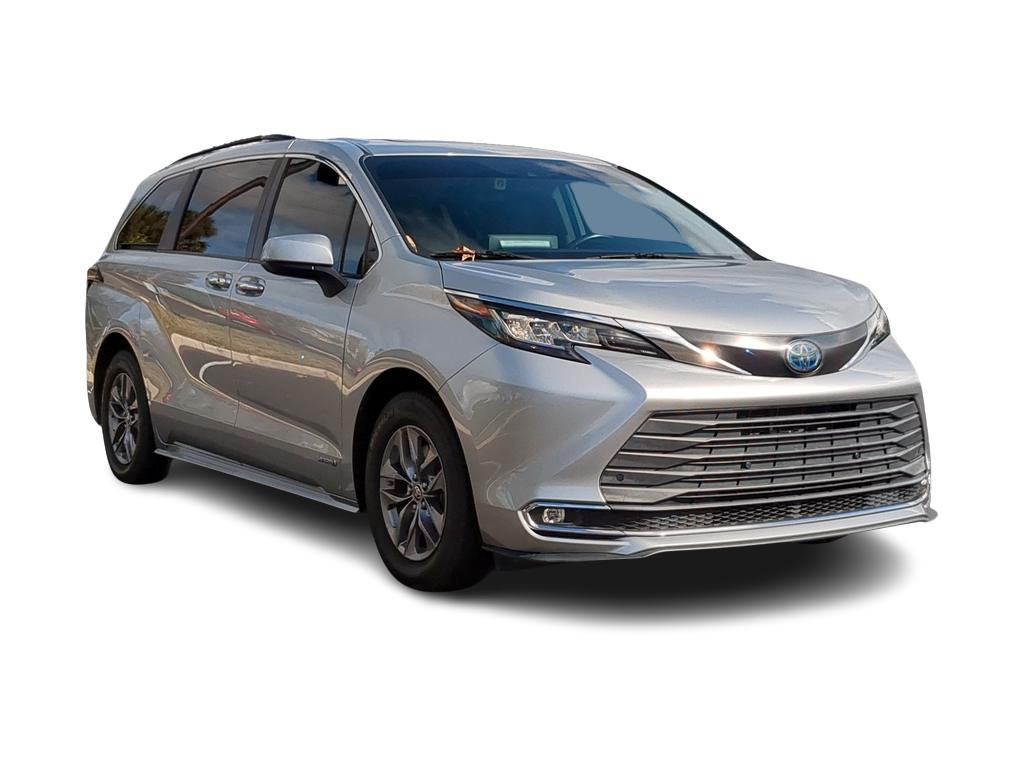 2021 Toyota Sienna XLE 20