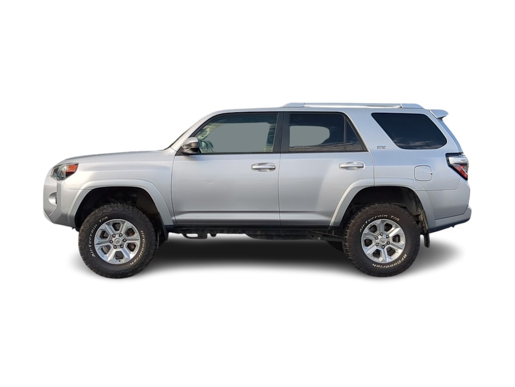 2016 Toyota 4Runner SR5 3