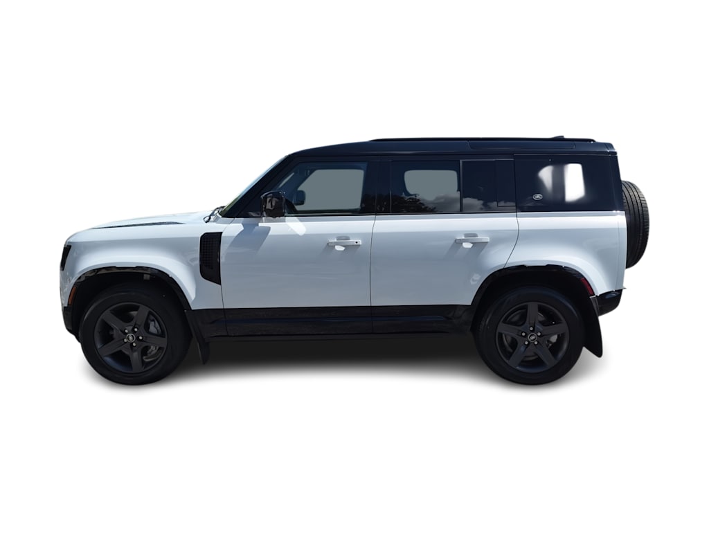 Thumbnail: 2023 Land Rover Defender - 3