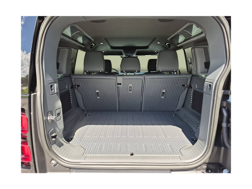 Thumbnail: 2023 Land Rover Defender - 16