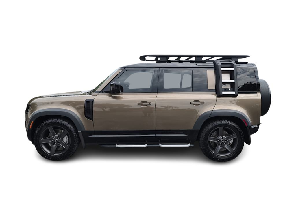 Thumbnail: 2023 Land Rover Defender - 3