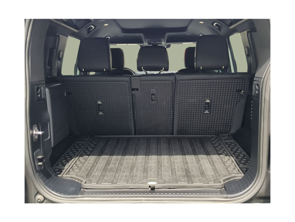 Thumbnail: 2022 Land Rover Defender - 15